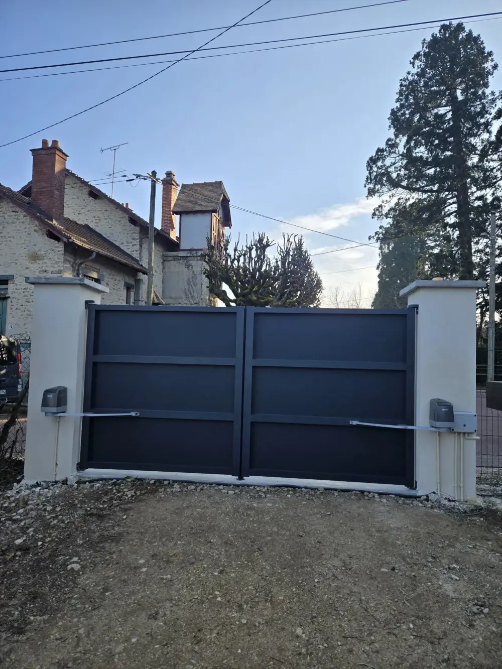 Portail modèle LOT + motorisation SOMFY