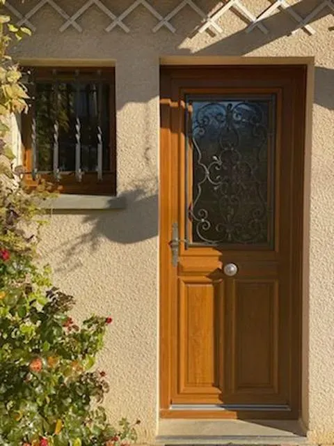 Faa menuiseries Porte en PVC modèle RISSEwebp