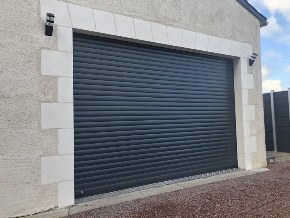 Porte de garage enroulable RAL 7016