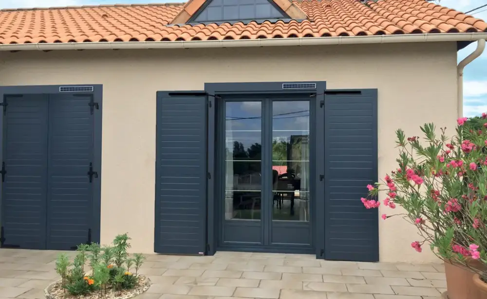 FAA Menuiseries - Volets battants OCEANOS motorisés Lumis