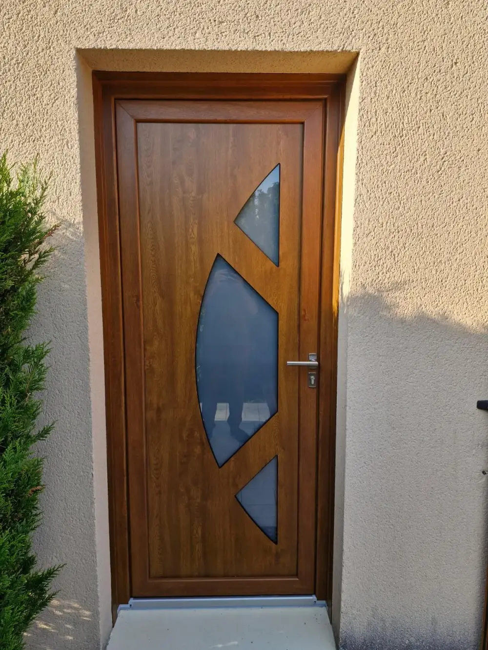 Faa Menuiseries - Porte d'entrée en PVC modèle MAEKO, coloris Chêne Doré