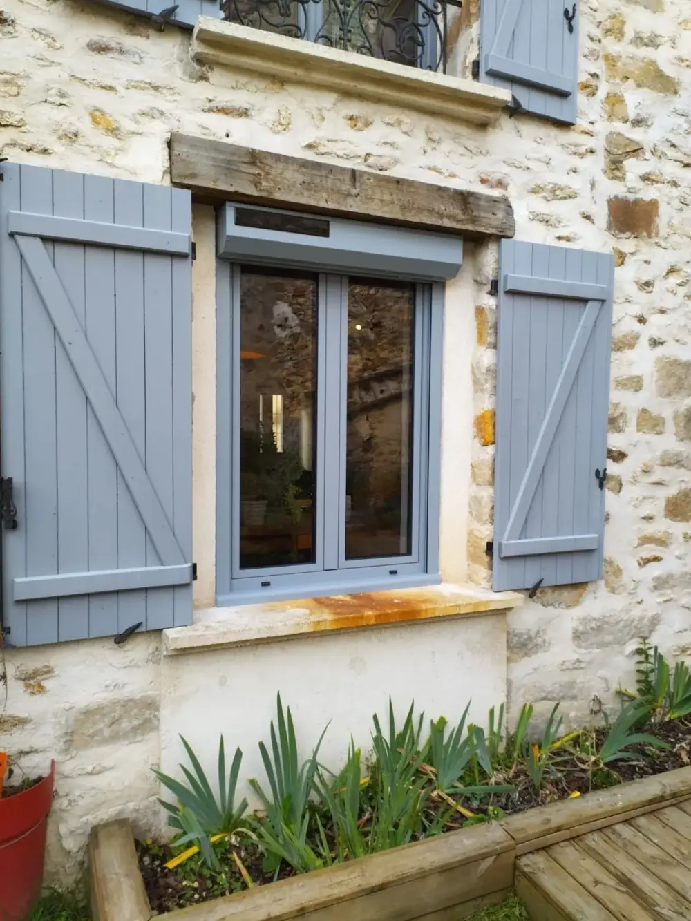 Fenêtre en aluminium RAL 7001 + volet solaire