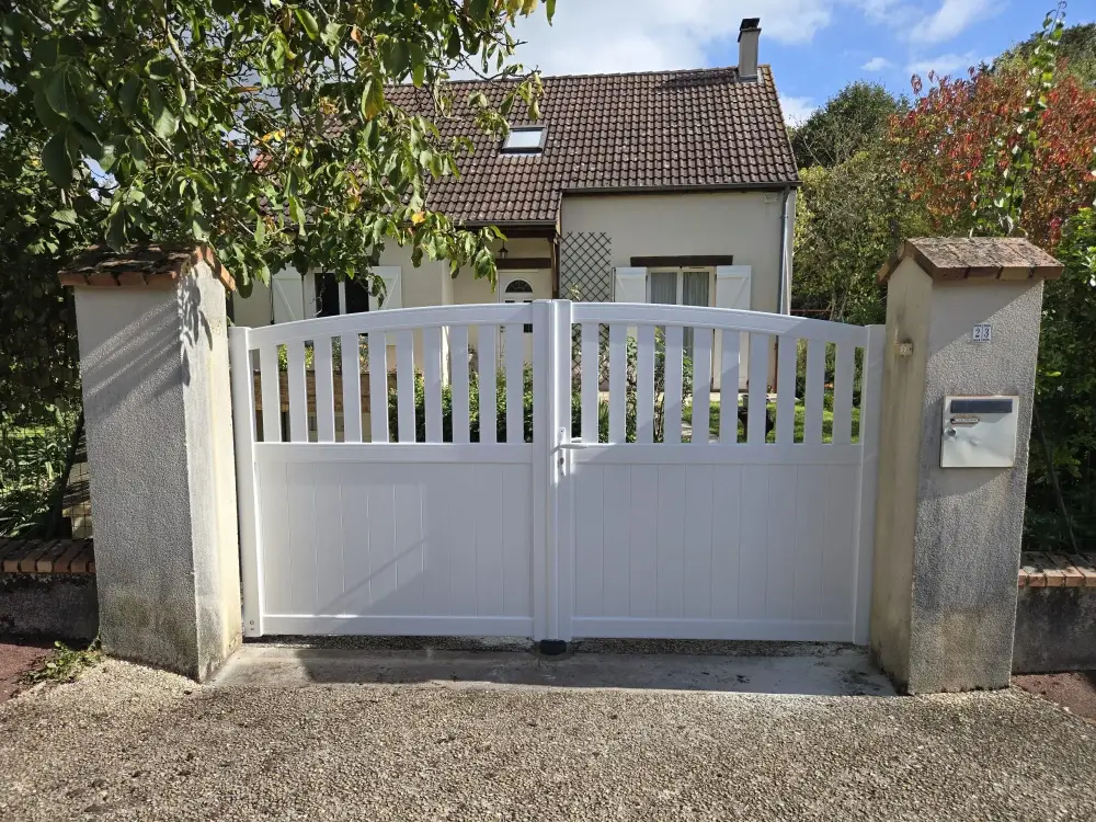 9f0bd7c2-50b0-425a-93b9-c320b9476327