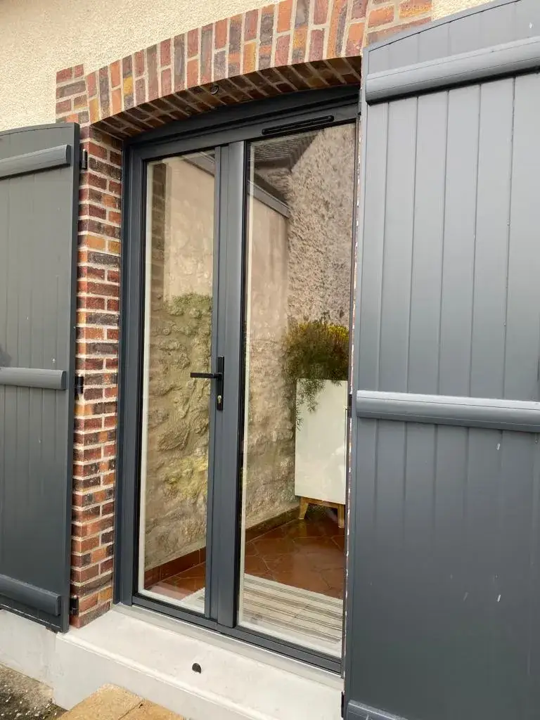 Faa Menuiseries - Porte-fenêtre en aluminium